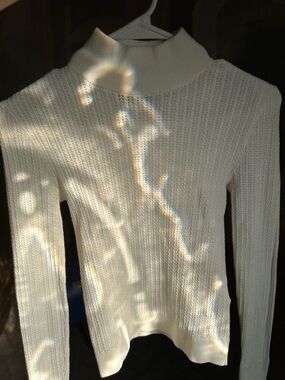 Alice + Olivia Cream Ribbed Turtleneck Sweater